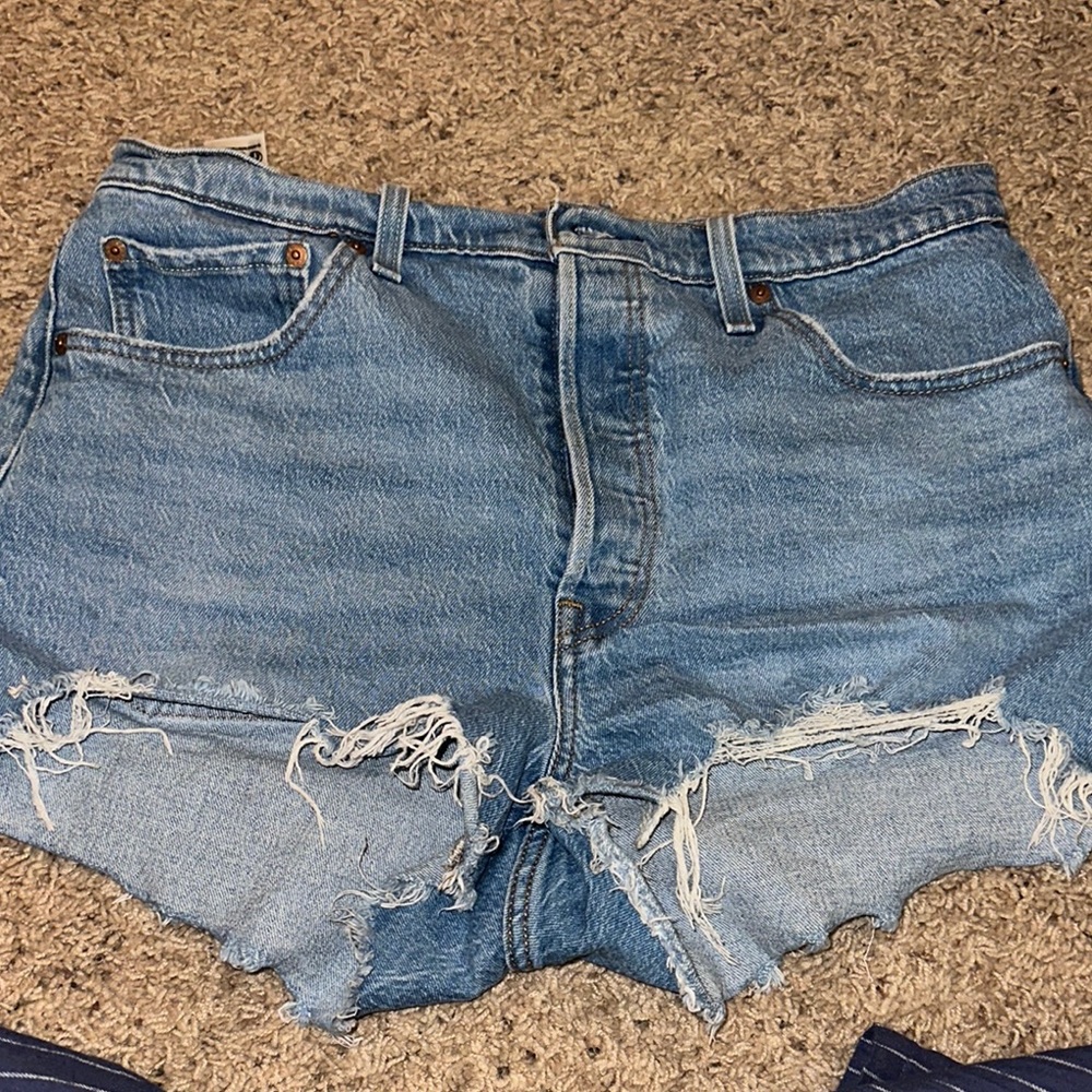 Denim Distressed Women Levi Shorts